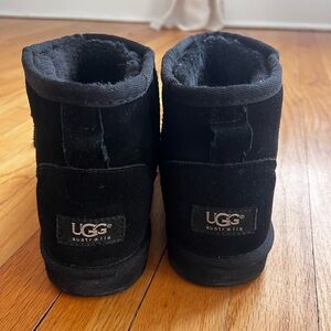 Black Uggs